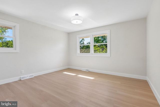 410 WAYNE DR, Cinnaminson, NJ 08077