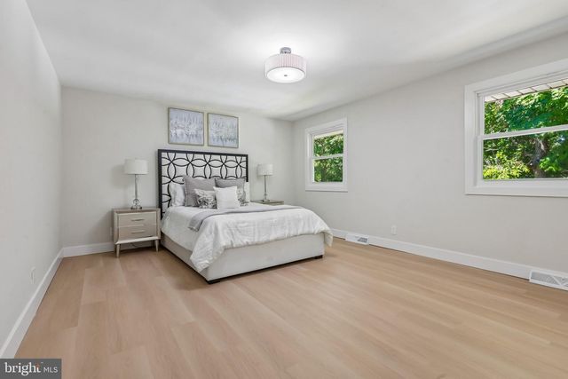 410 WAYNE DR, Cinnaminson, NJ 08077