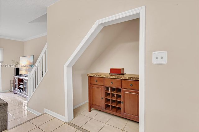 2881 S Cambridge Ln, Cooper City, FL 33026