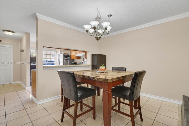 2881 S Cambridge Ln, Cooper City, FL 33026