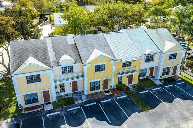 2881 S Cambridge Ln, Cooper City, FL 33026