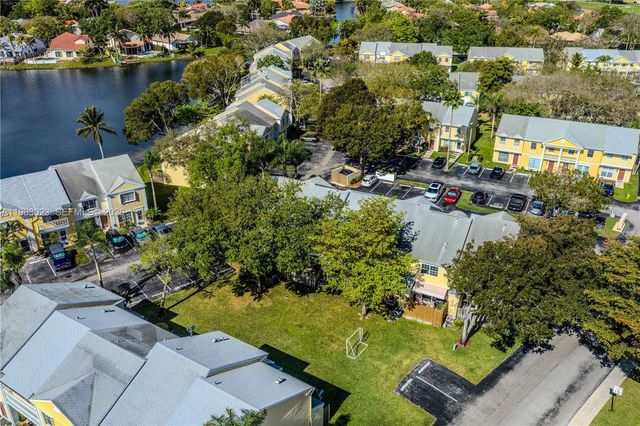 2881 S Cambridge Ln, Cooper City, FL 33026