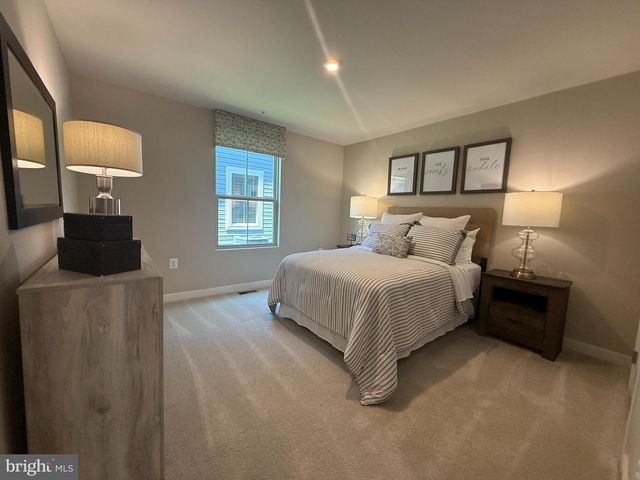 2506 CROWN POINT CIR, Frederick, MD 21702