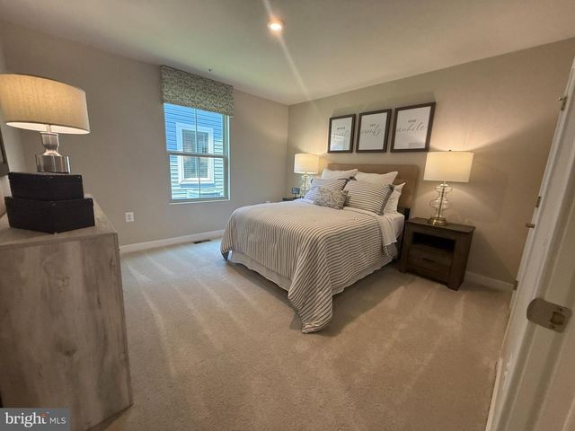 2506 CROWN POINT CIR, Frederick, MD 21702