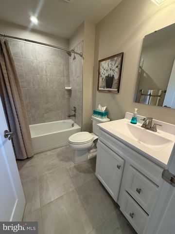 2506 CROWN POINT CIR, Frederick, MD 21702