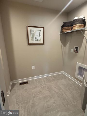 2506 CROWN POINT CIR, Frederick, MD 21702