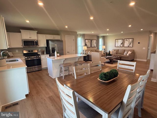 2506 CROWN POINT CIR, Frederick, MD 21702