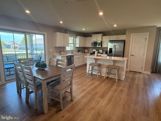 2506 CROWN POINT CIR, Frederick, MD 21702