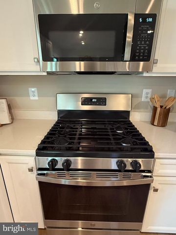 2506 CROWN POINT CIR, Frederick, MD 21702