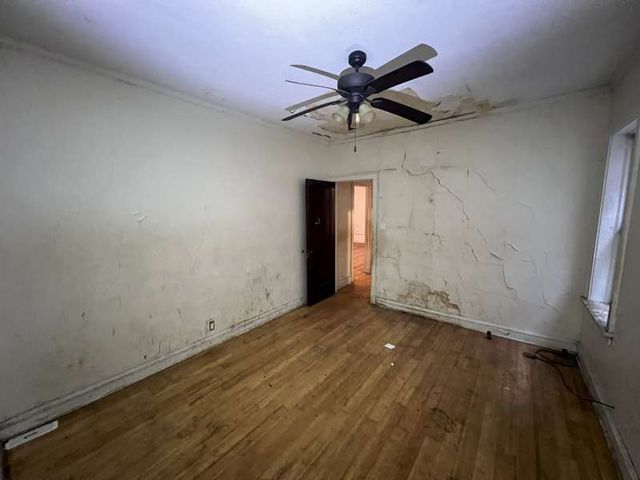 8240 S Clyde Avenue, Chicago, IL 60617