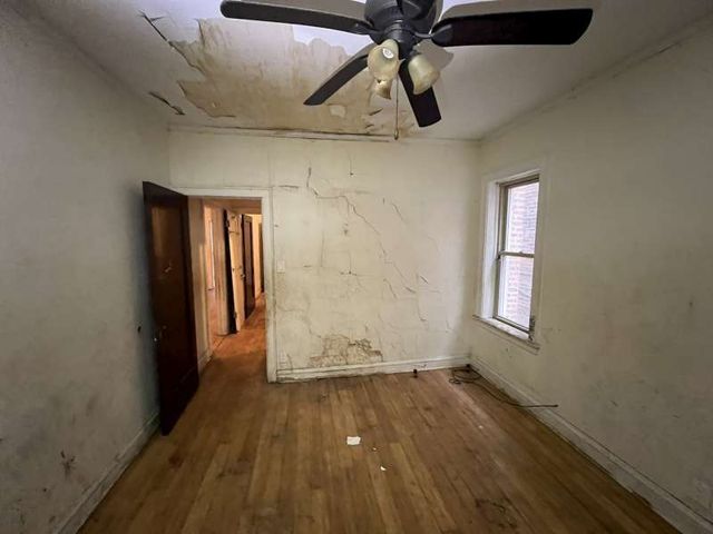 8240 S Clyde Avenue, Chicago, IL 60617