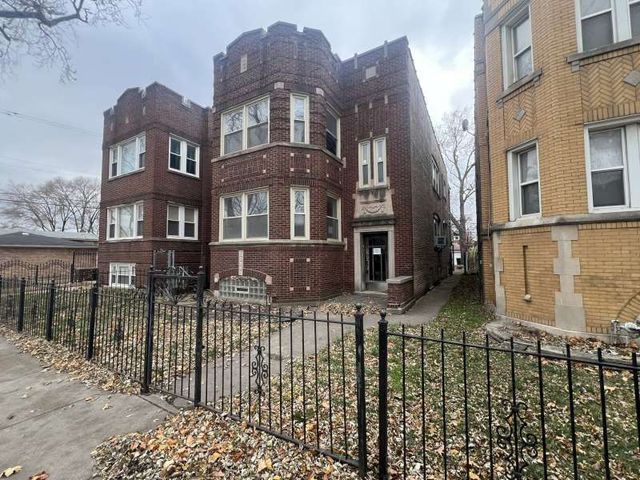 8240 S Clyde Avenue, Chicago, IL 60617