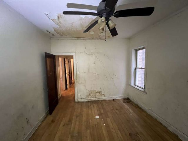 8240 S Clyde Avenue, Chicago, IL 60617