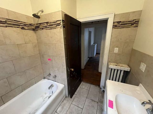 8240 S Clyde Avenue, Chicago, IL 60617