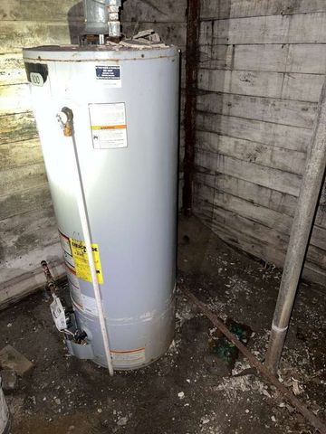 8240 S Clyde Avenue, Chicago, IL 60617