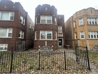8240 S Clyde Avenue, Chicago, IL 60617