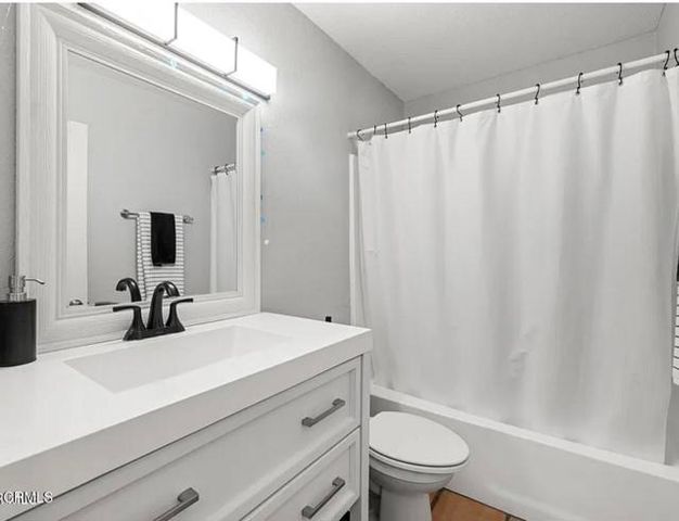 5204 Columbus Place, Oxnard, CA 93033