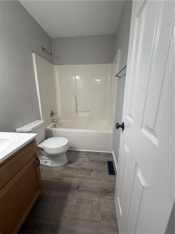 314 NE Coldwater Creek Drive, Grain Valley, MO 64029