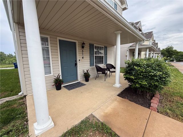 314 NE Coldwater Creek Drive, Grain Valley, MO 64029