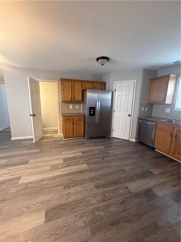 314 NE Coldwater Creek Drive, Grain Valley, MO 64029