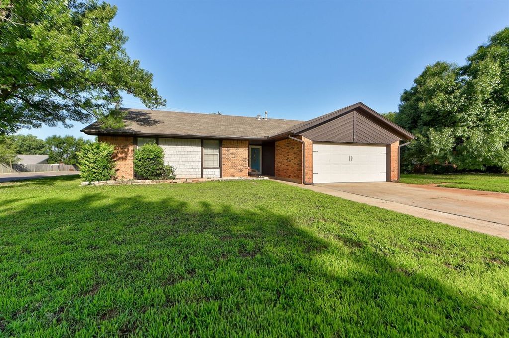 1229 S Gemini Road, Edmond, OK 73003