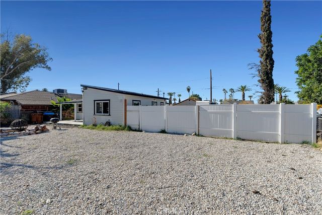 415 N Santa Fe, Hemet, CA 92543