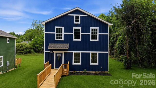 906 Dewey Street, Badin, NC 28009