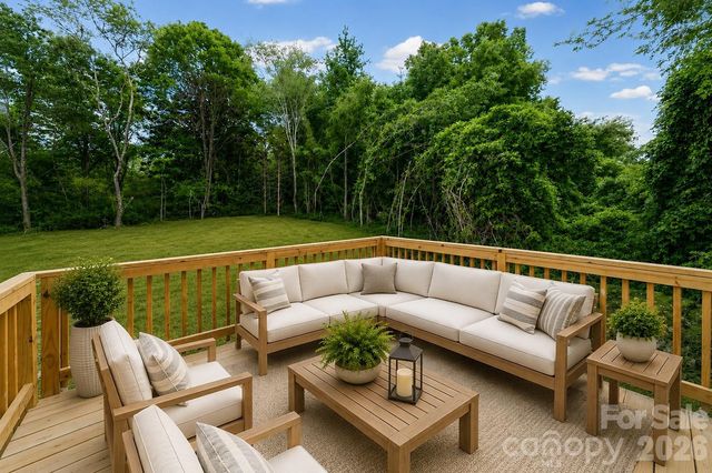 906 Dewey Street, Badin, NC 28009