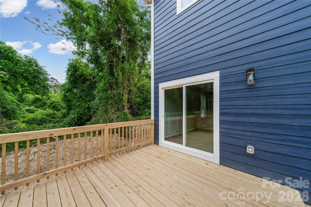 906 Dewey Street, Badin, NC 28009