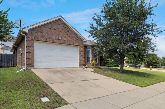 2329 Moccassin Lane, Fort Worth, TX 76177