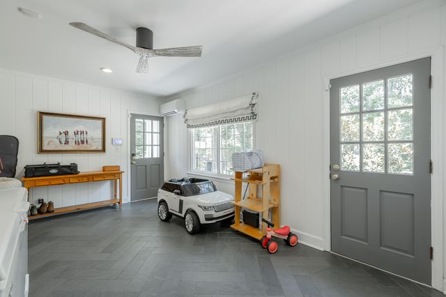 73 W Bartram Road, Lookout Mountain, TN 37350