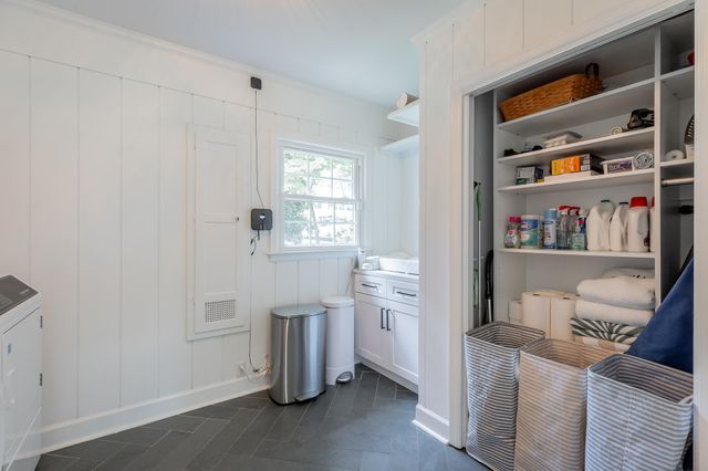 73 W Bartram Road, Lookout Mountain, TN 37350