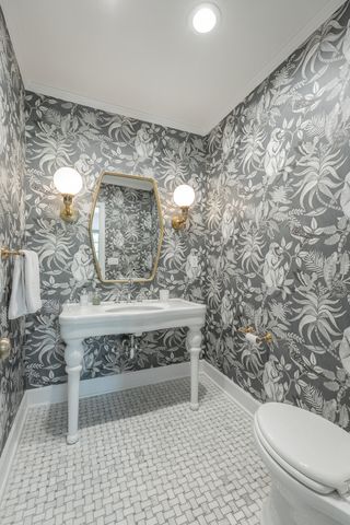 73 W Bartram Road, Lookout Mountain, TN 37350