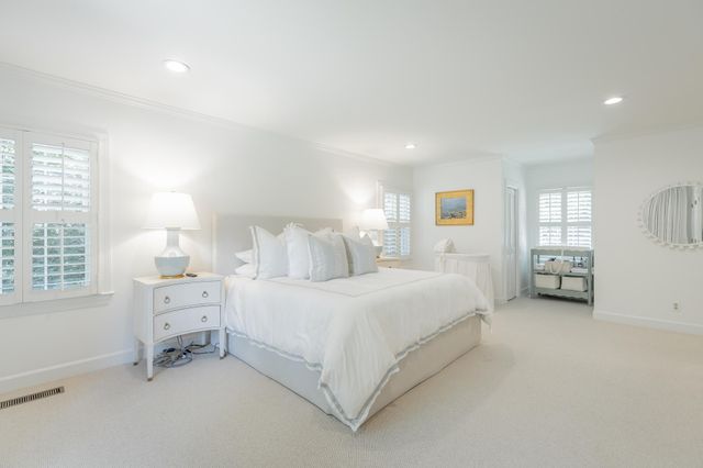 73 W Bartram Road, Lookout Mountain, TN 37350