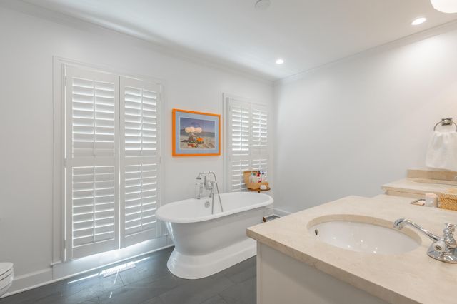 73 W Bartram Road, Lookout Mountain, TN 37350