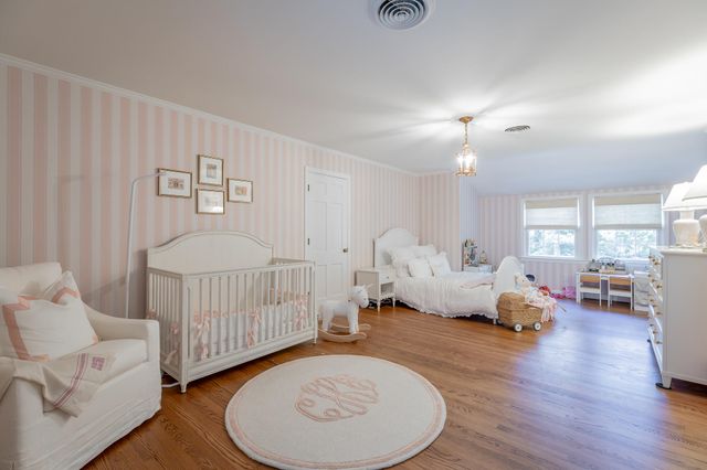73 W Bartram Road, Lookout Mountain, TN 37350