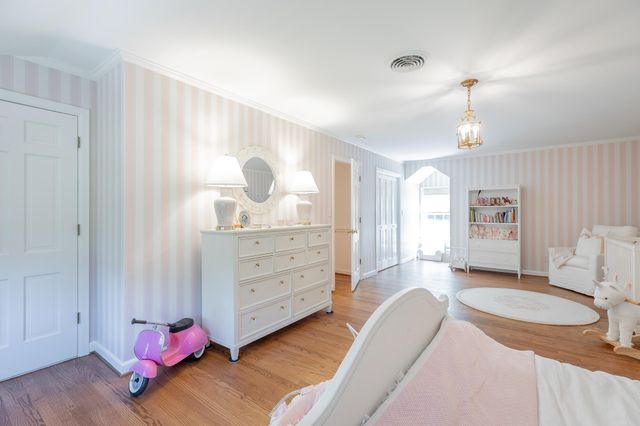 73 W Bartram Road, Lookout Mountain, TN 37350