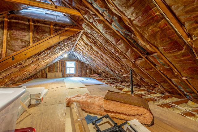 73 W Bartram Road, Lookout Mountain, TN 37350