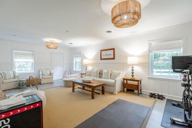 73 W Bartram Road, Lookout Mountain, TN 37350