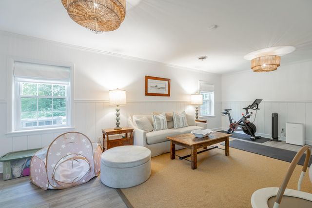 73 W Bartram Road, Lookout Mountain, TN 37350