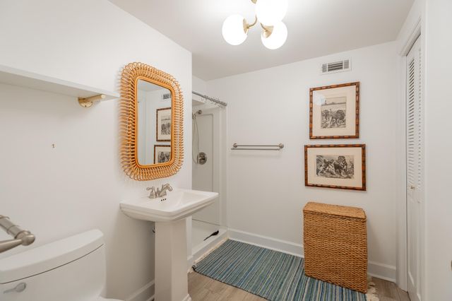 73 W Bartram Road, Lookout Mountain, TN 37350
