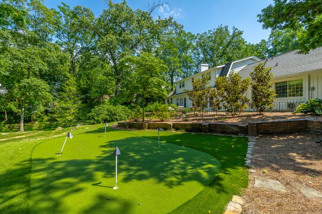 73 W Bartram Road, Lookout Mountain, TN 37350