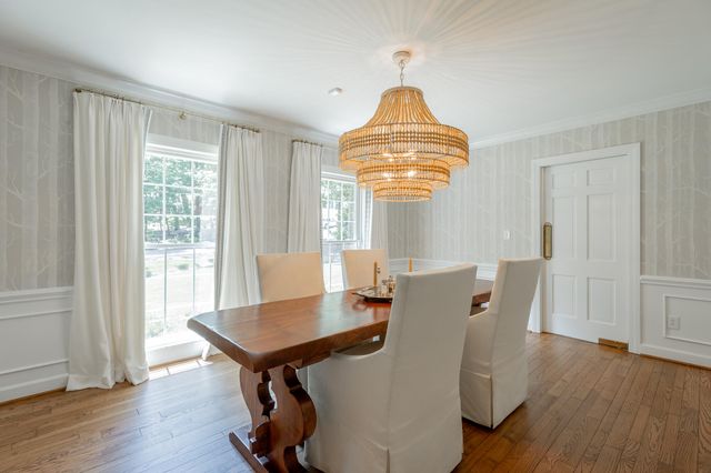 73 W Bartram Road, Lookout Mountain, TN 37350