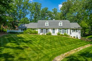 73 W Bartram Road, Lookout Mountain, TN 37350