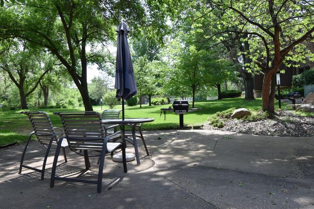 9600 Portland Avenue S 205, Bloomington, MN 55420