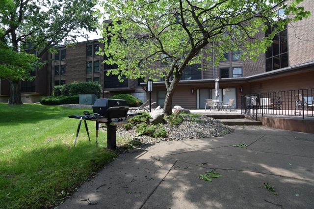 9600 Portland Avenue S 205, Bloomington, MN 55420
