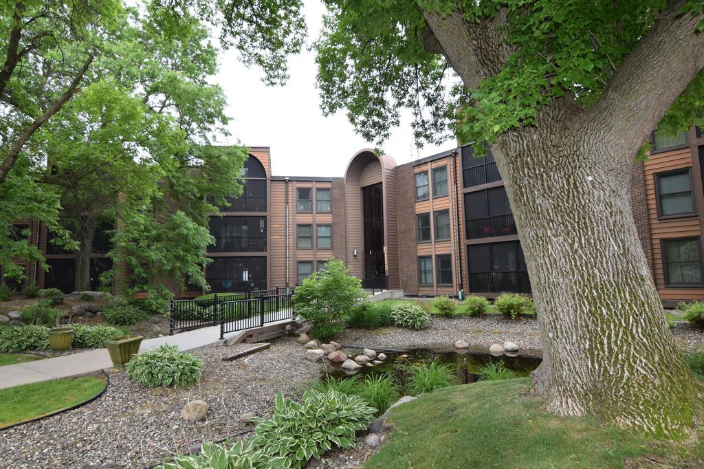 9600 Portland Avenue S 205, Bloomington, MN 55420