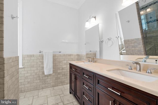 625 MASSACHUSETTS AVE NE, Washington, DC 20002