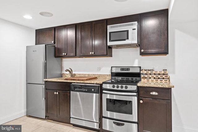 625 MASSACHUSETTS AVE NE, Washington, DC 20002