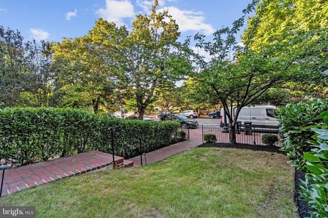 625 MASSACHUSETTS AVE NE, Washington, DC 20002